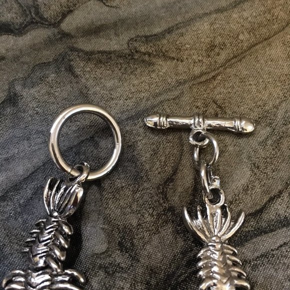 Vintage 90s Unique Goth Articulated Pisces Skeleton Fish Anklet Costume Jewelry - Picture 6 of 6